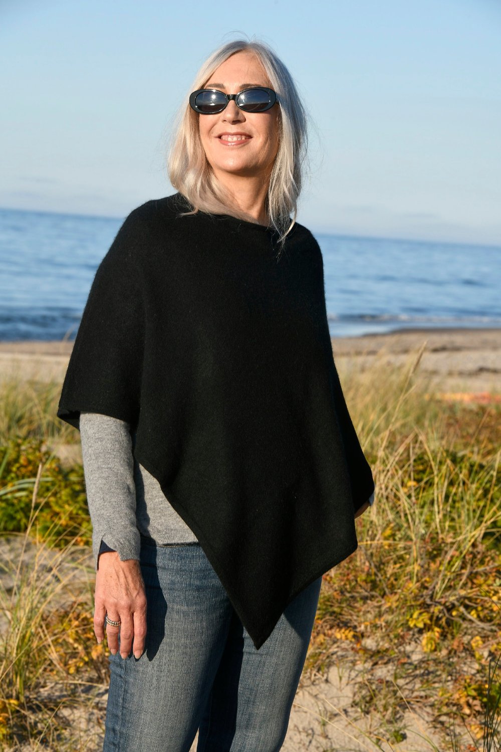 Paula Cashmere Poncho Black