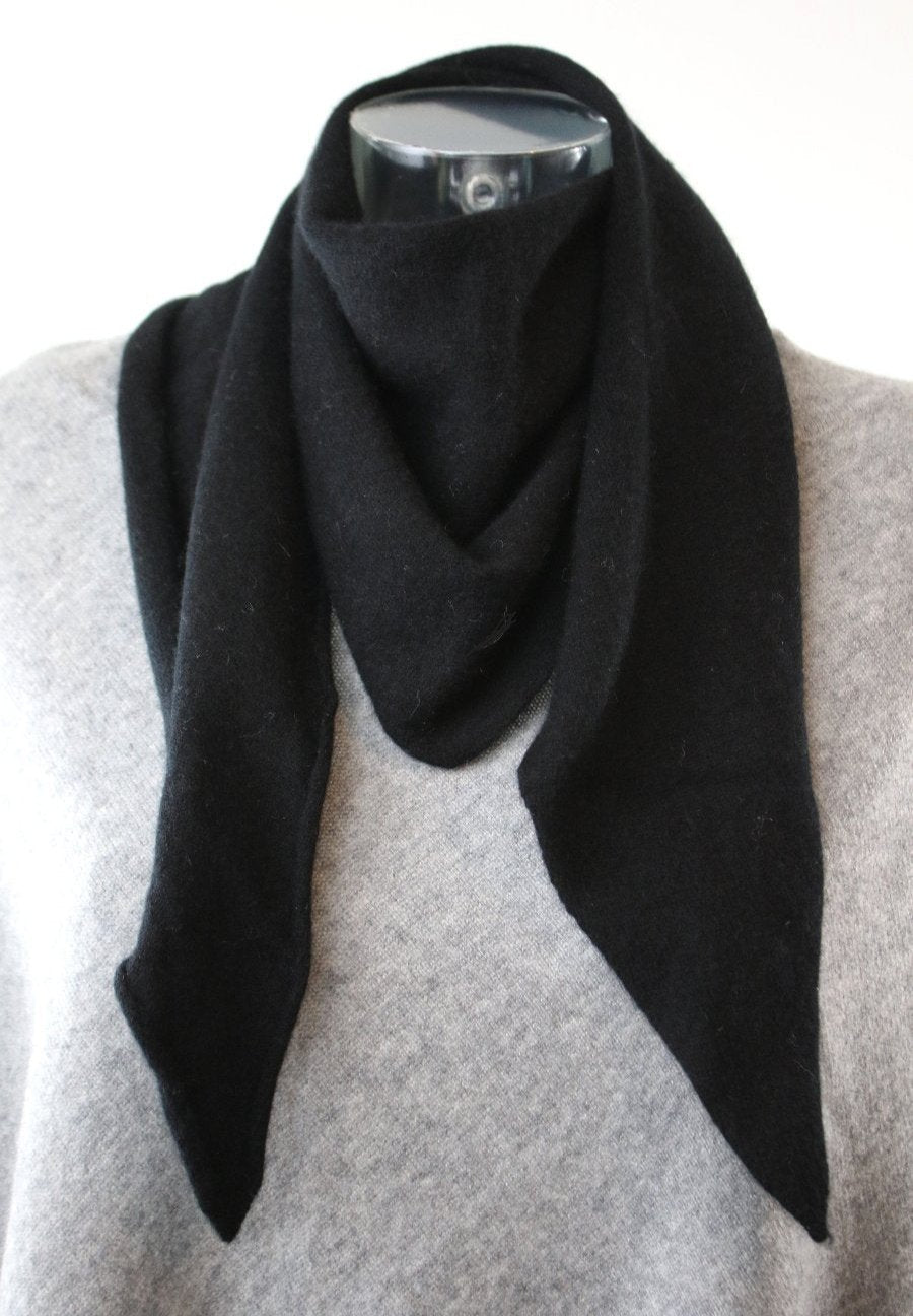 Sofie Scarf in Cashmere Black